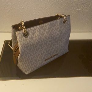 Michael Kors Crossbody chain purse.